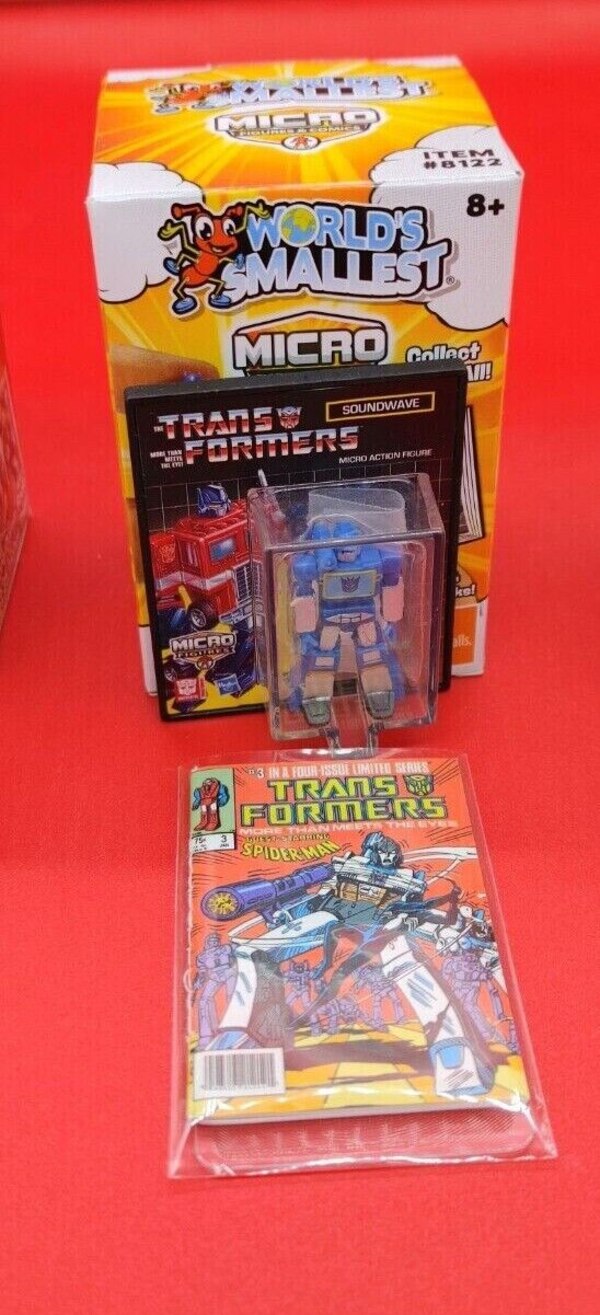 World Smallest Transformers Figure & Comics In Hand Image  (6 of 10)